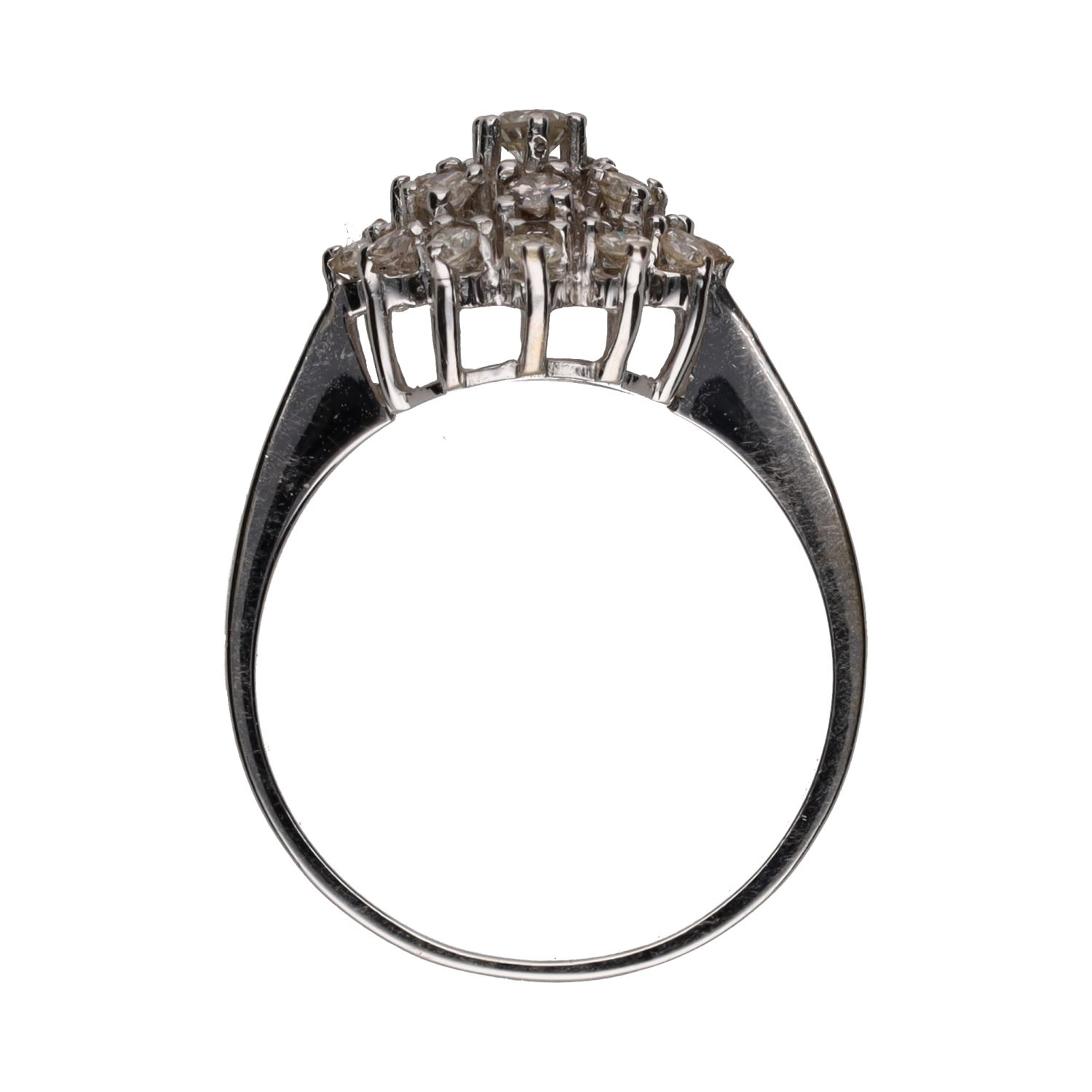 Sortija en oro blanco con brillantes. Talla 17.