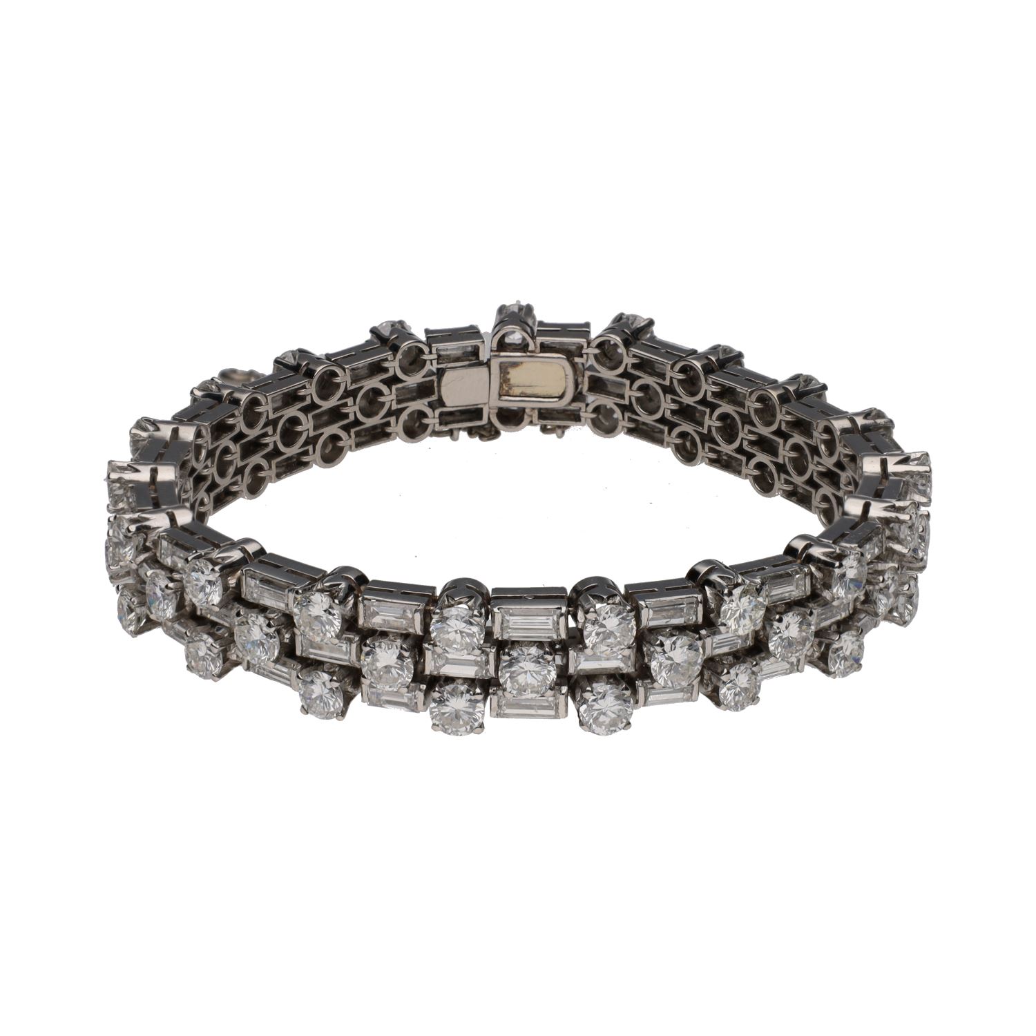 Pulsera en oro blanco con baguettes y brillantes.