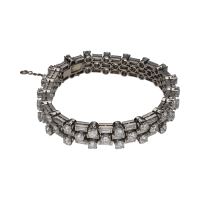 Pulsera en oro blanco con baguettes y brillantes.