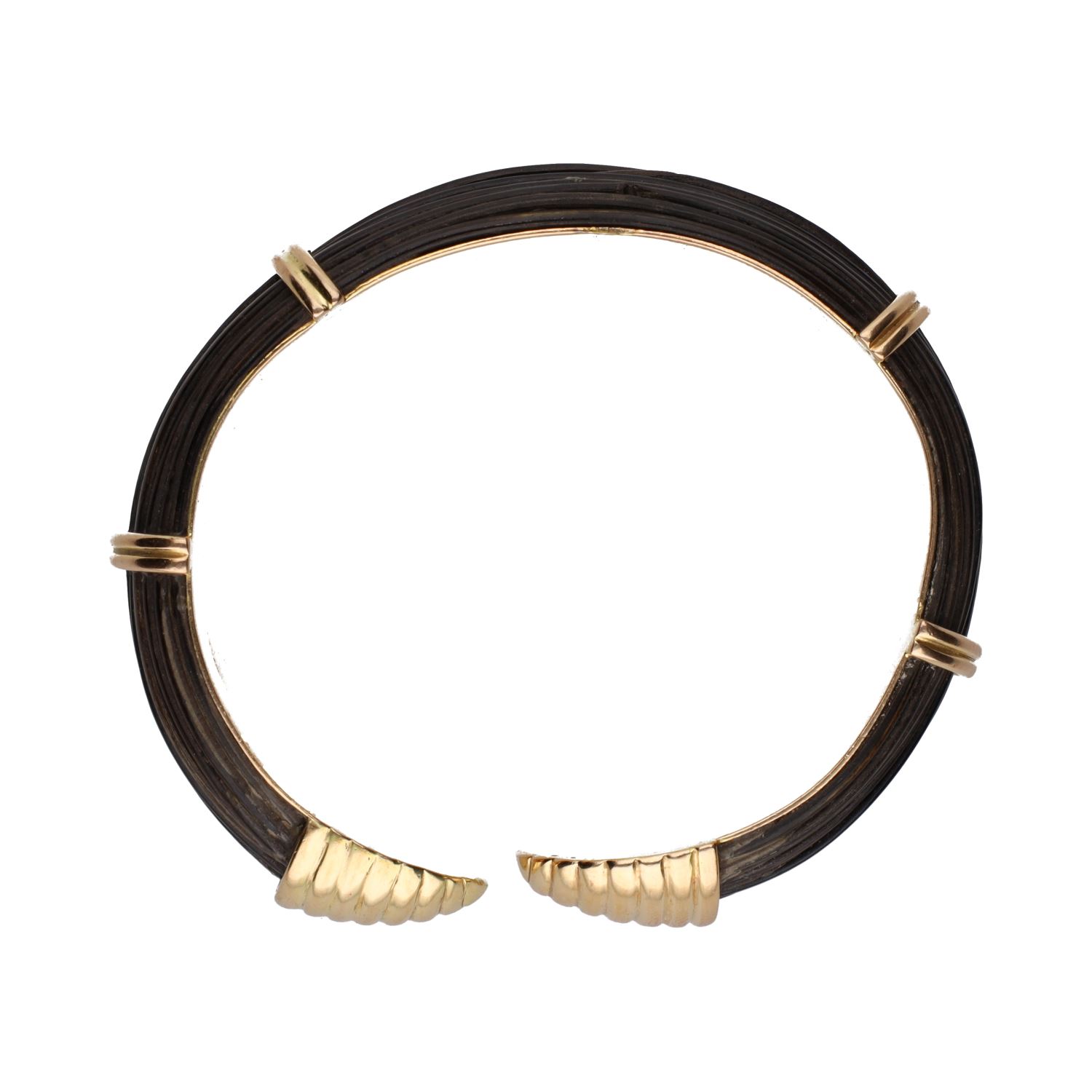 Pulsera abierta realizada en oro amarillo.