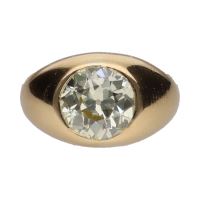 Sortija solitario en oro amarillo con un brillante. Talla 15.