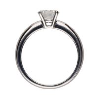 Sortija solitario en oro blanco con un brillante de 1,04ct. Talla 12.