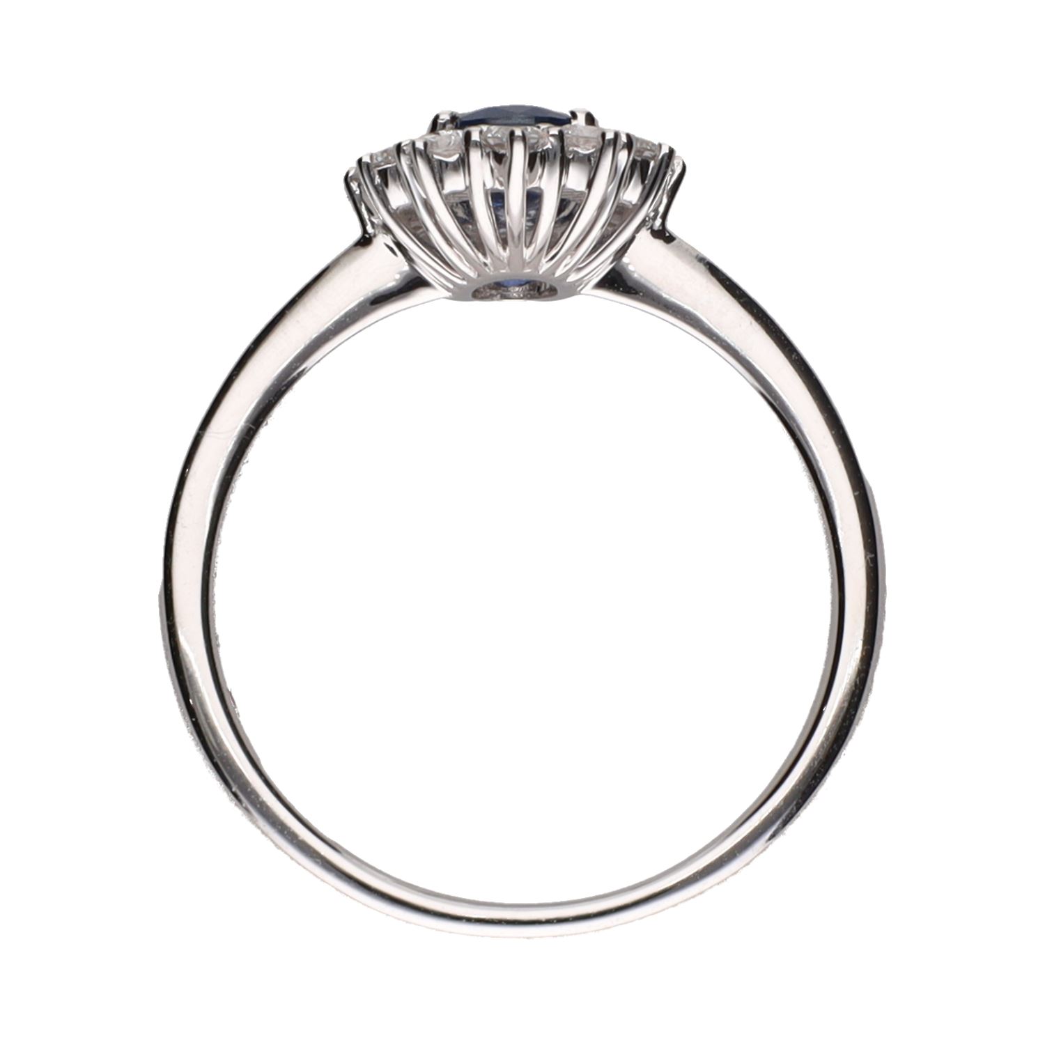 Sortija en oro blanco con zafiro y brillantes. Talla 14.