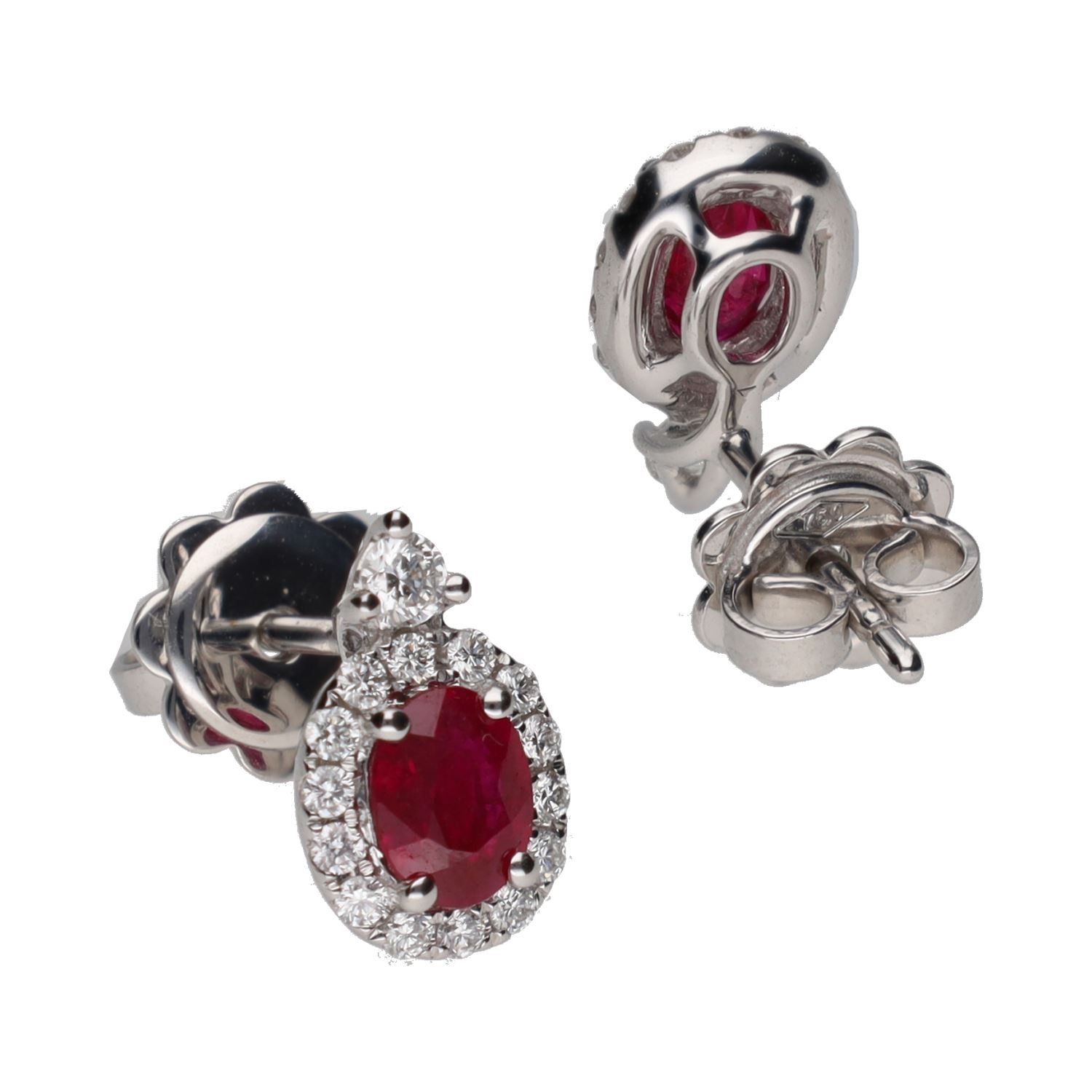 Pendientes en oro blanco con rubíes y brillantes.