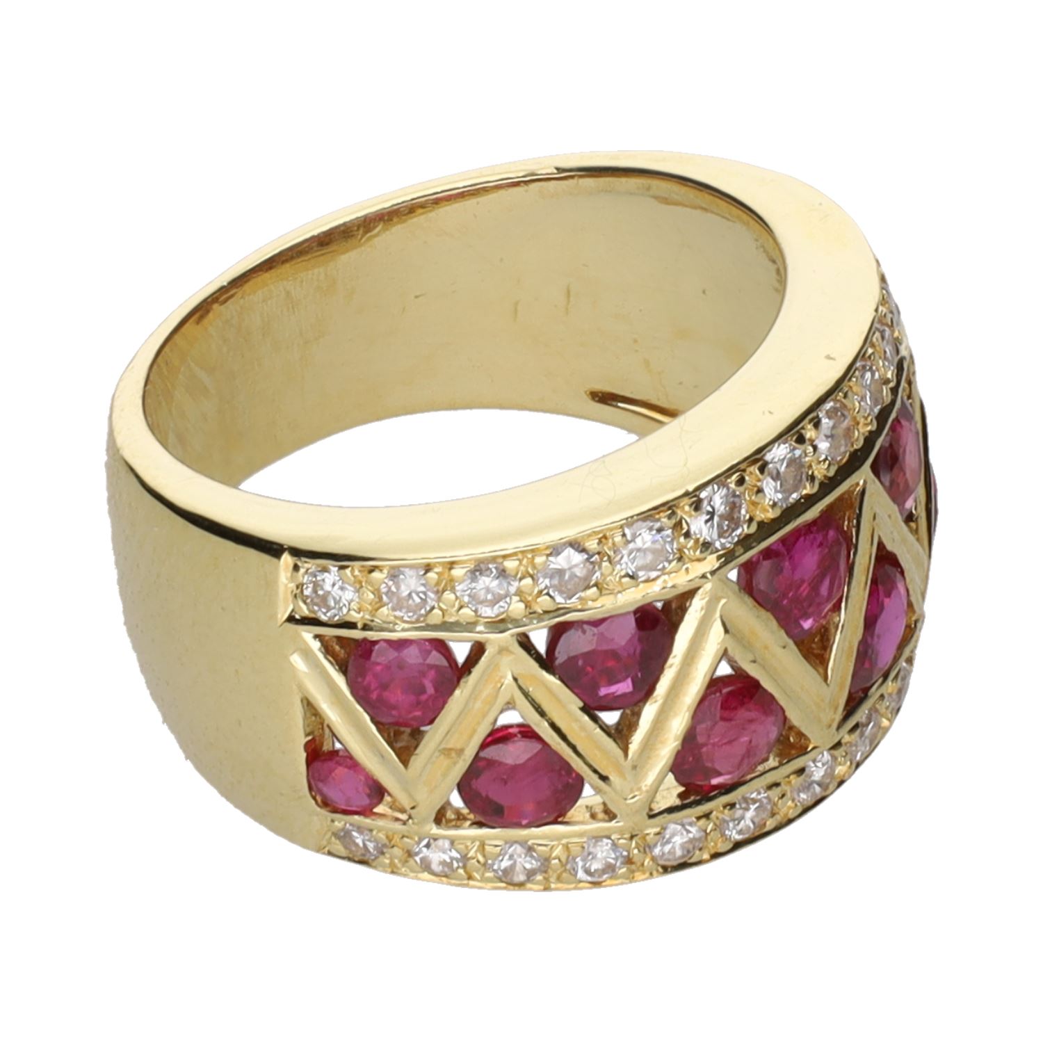 Sortija en oro amarillo con rubíes y brillantes. Talla 10.