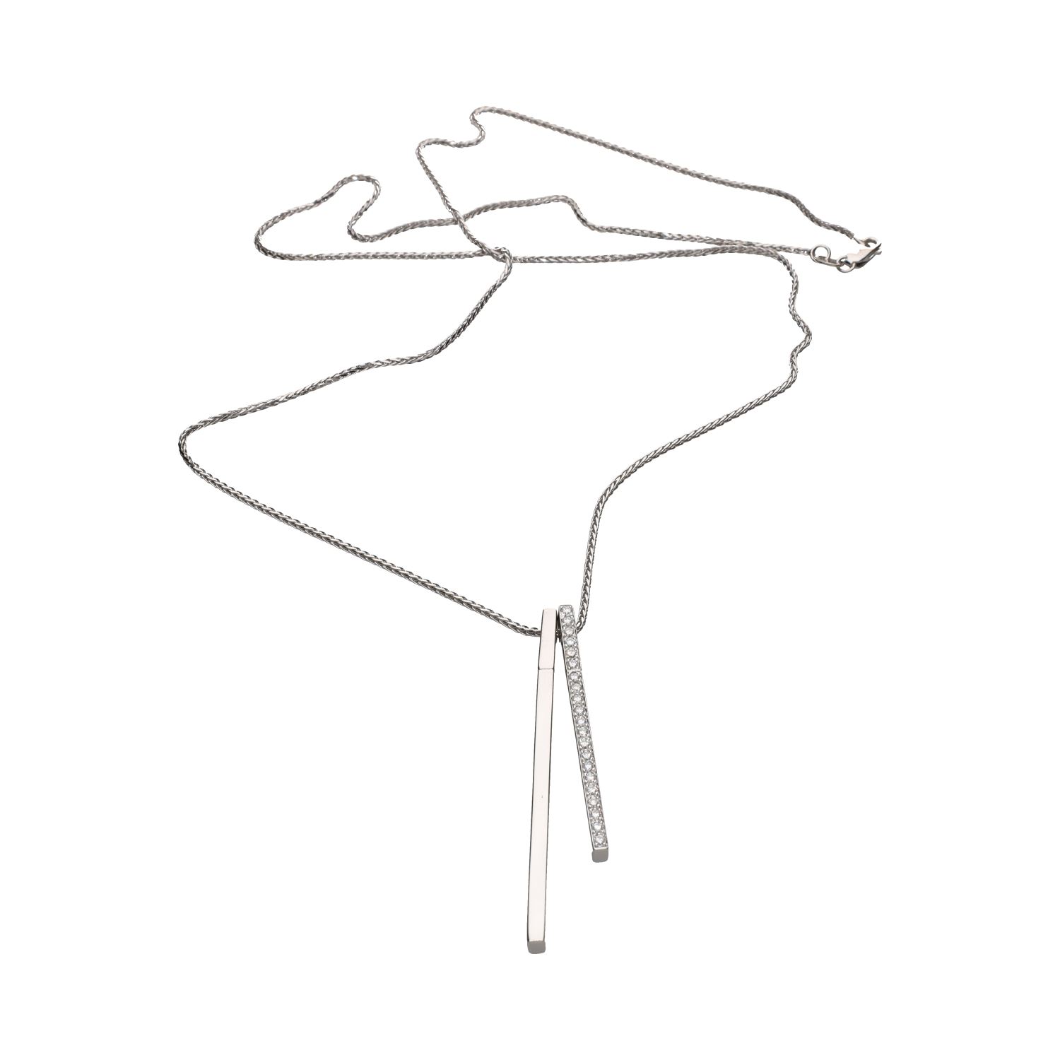 Collar cadena y colgante en oro blanco con brillantes.