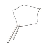 Collar cadena y colgante en oro blanco con brillantes.