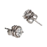 Pendientes dormilonas en oro blanco con brillantes.