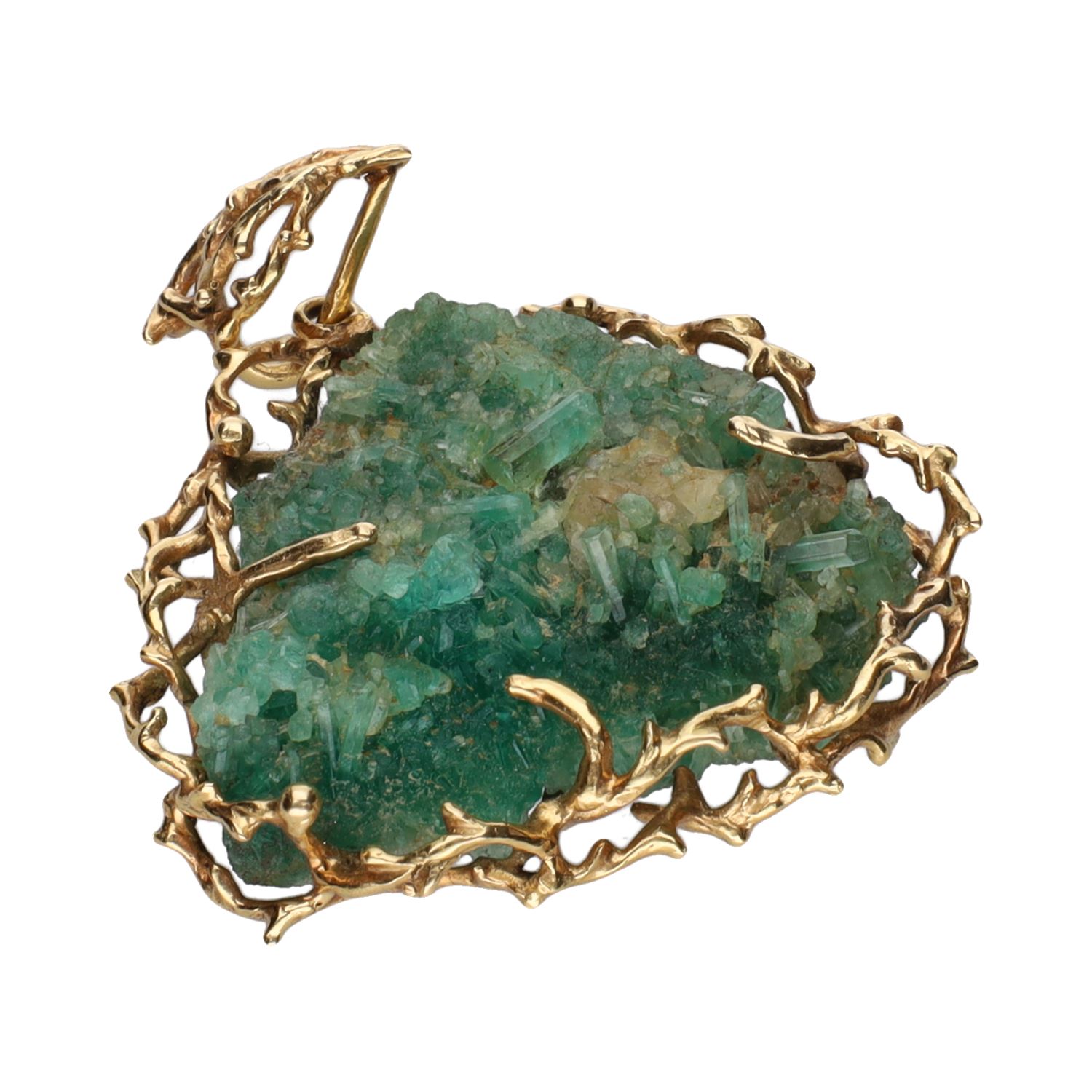 Colgante en oro amarillo y esmeralda en bruto.
