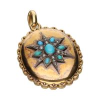 Colgante guardapelos o portarretrato en oro amarillo, turquesas y diamantes.