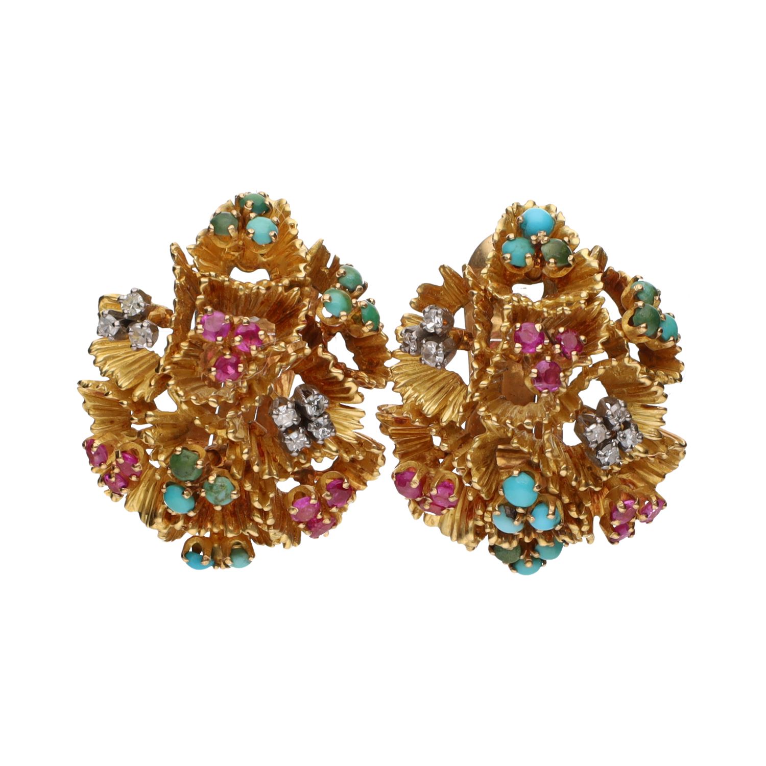 Pendientes en oro amarillo con turquesas, rubíes y diamantes.