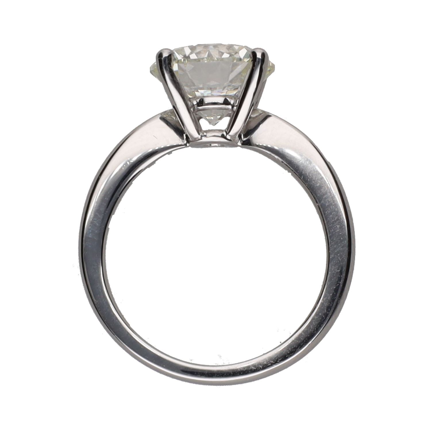 Sortija solitario en platino con un brillante de 3,13ct.  Talla 12.