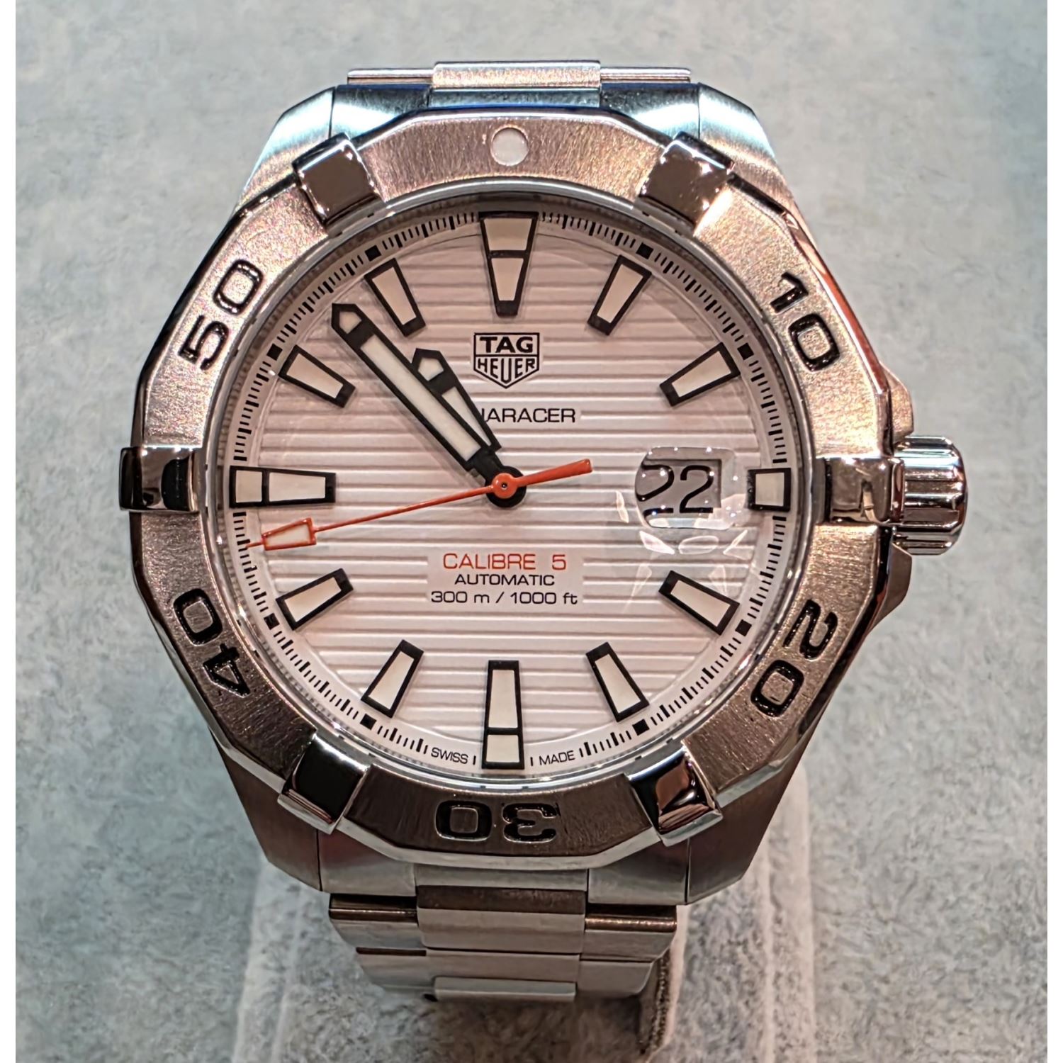 Aquaracer calibre 5 acero 300m 43mm.   