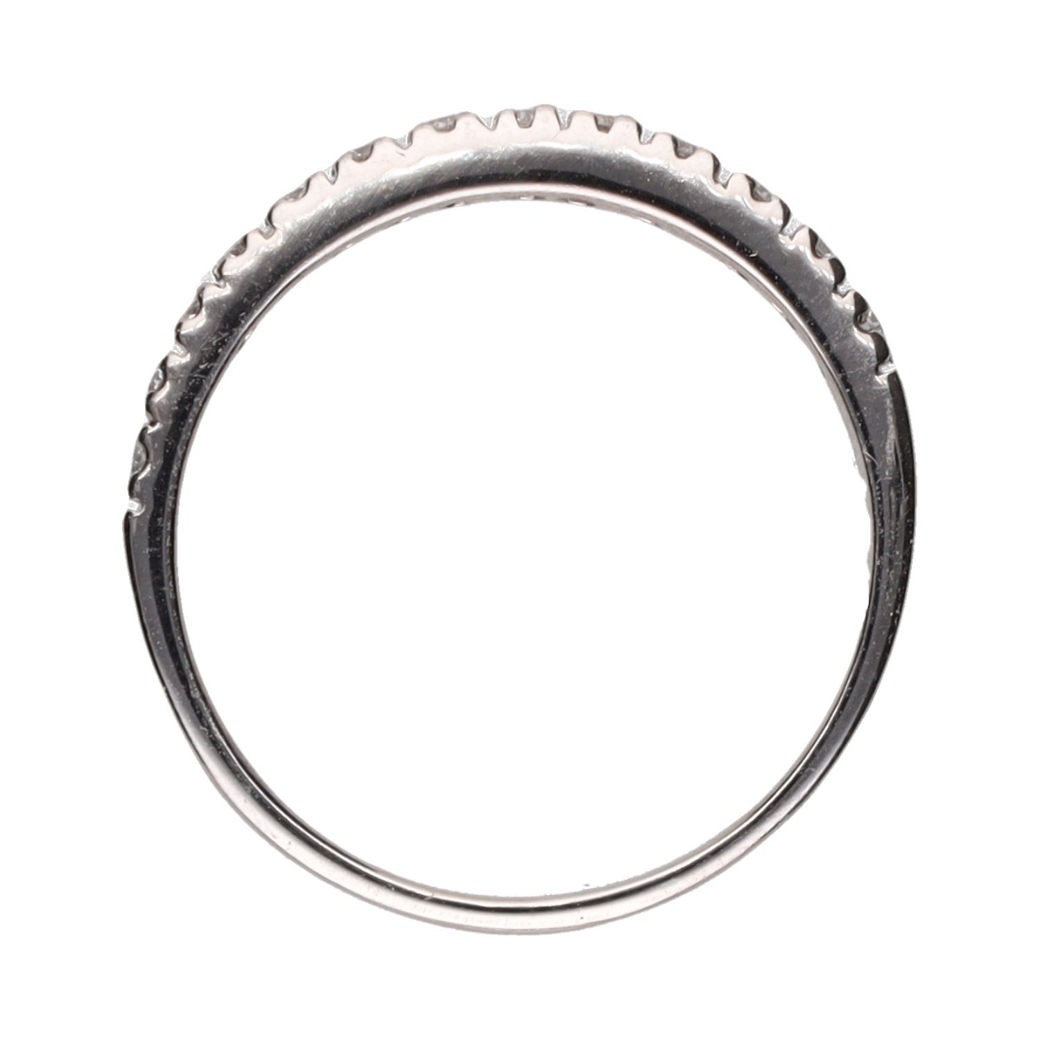 Sortija cintillo en oro blanco con brillantes. Talla 11.