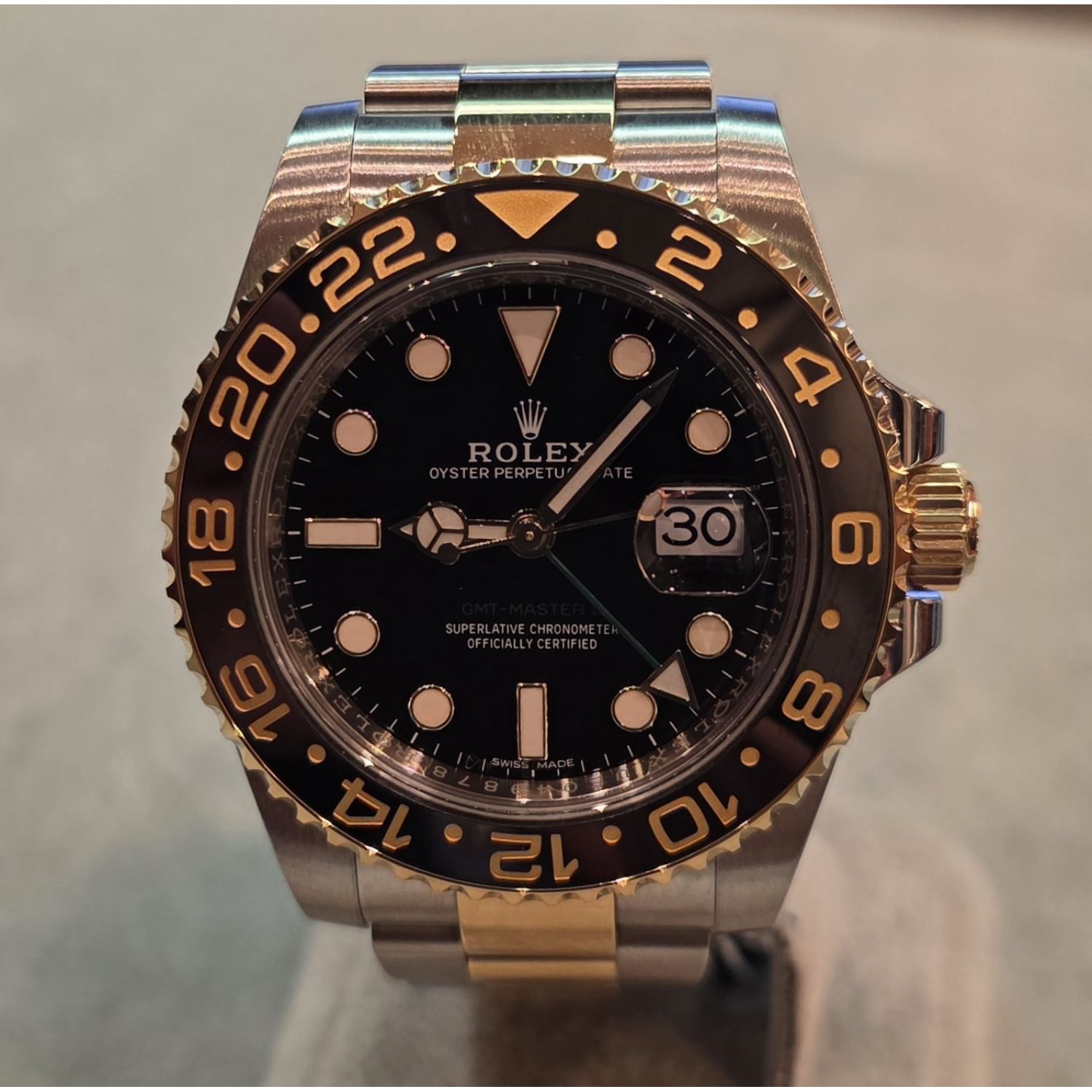 Gmt master ii acero y oro cerámico oyster.   
